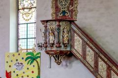 Kirche mit modernen Anklängen