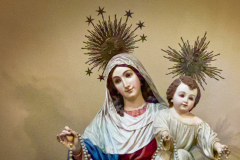 Basilika-innen-Maria-und-Jesuskind